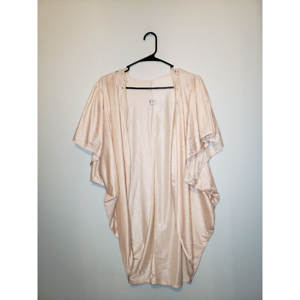 Ilusion Women's 36 Robe Open Front Pink Lacy Lightweight Flutter Short Sleeve